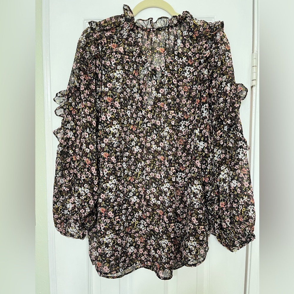 Terra & Sky 2X Floral Blouse 🌸 - Picture 6 of 8